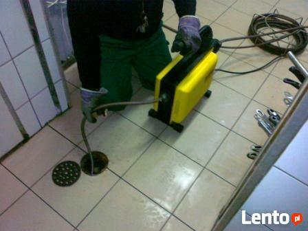 Czyszczenie kanalizacji.