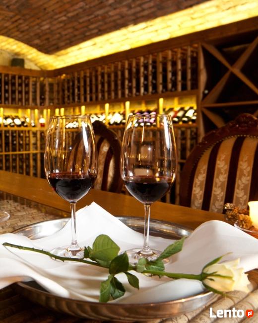 Romantyczny Pobyt Królewski w Hotelu Folwark Stara Winiarnia