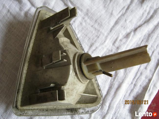 Renault 18 napisy z klapy, kierunkowskaz prawy przedni