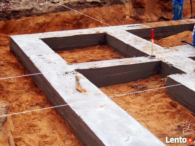 Geolog. Badania gruntu. Geotechnika. Odwierty geologiczne