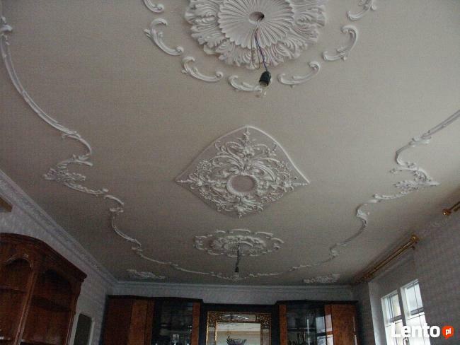 tapetowanie ścian-fototapety-509-983-864-montaż sztukaterii