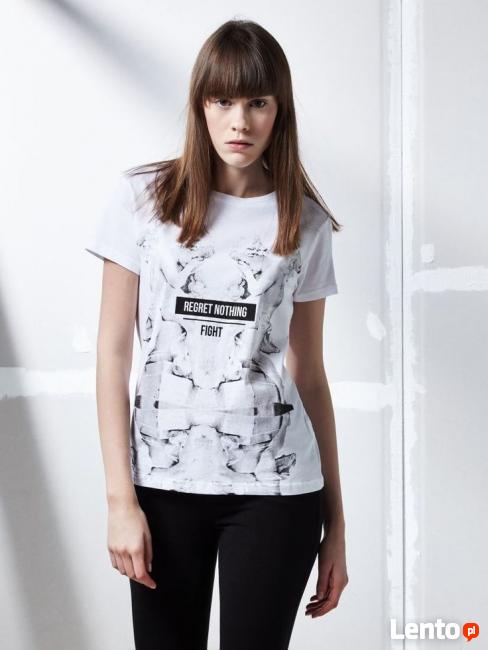 Biały t-shirt House
