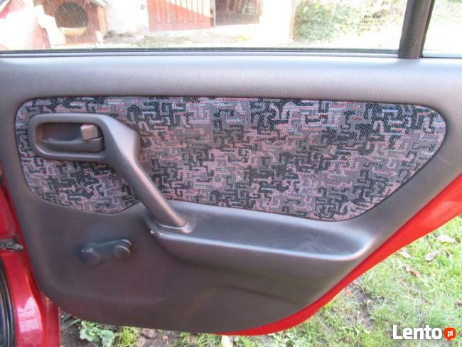 fotele sofy siedzenia tył Nissan Primera p11 1996-99r 2l B