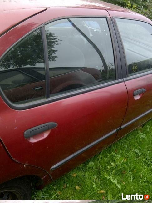 Drzwi czerwone bordowe nissan primera P11 96-02 r 2.0..B