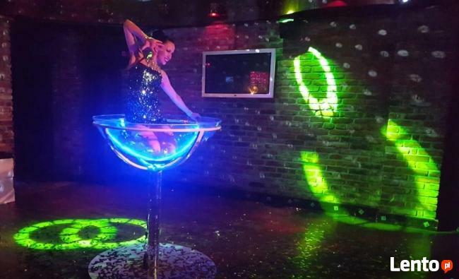 TANIEC W ŚWIECĄCYM KIELICHU CHAMPAGNE SHOW