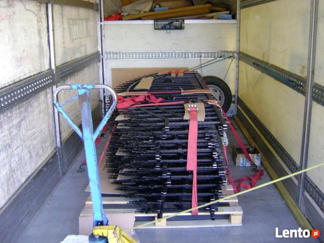 transport / przeprowadzki / samochód z windą