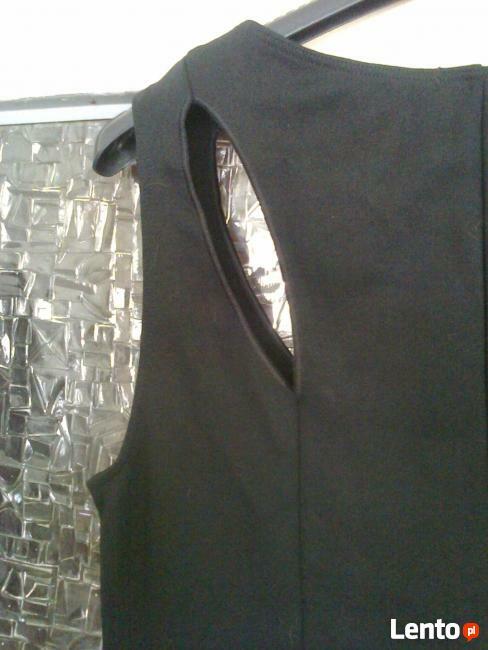 Czarna sukienka Tezenis