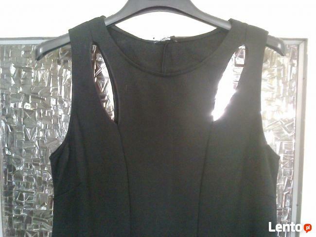 Czarna sukienka Tezenis