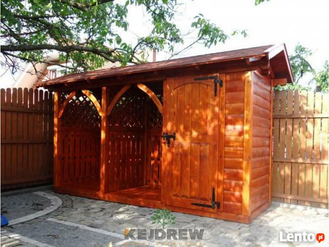 Drewutnia z imitacji bala w prostej formie