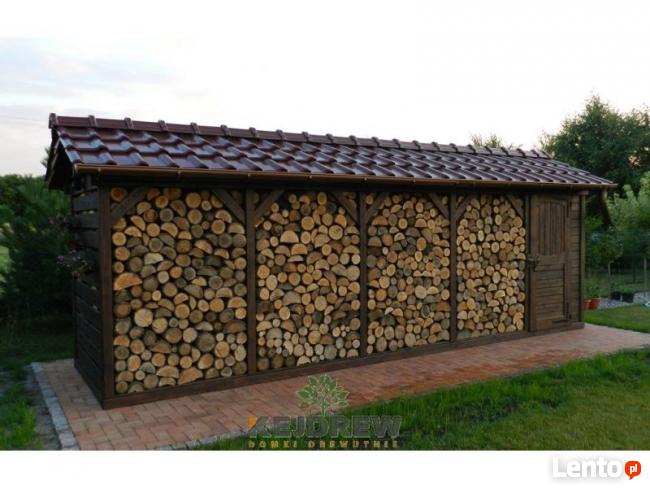 Drewutnia z imitacji bala w prostej formie