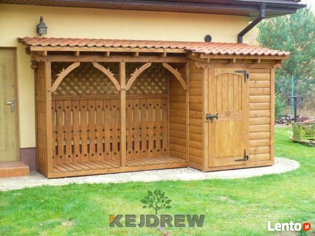 Domek + drewutnia kryta dachówką