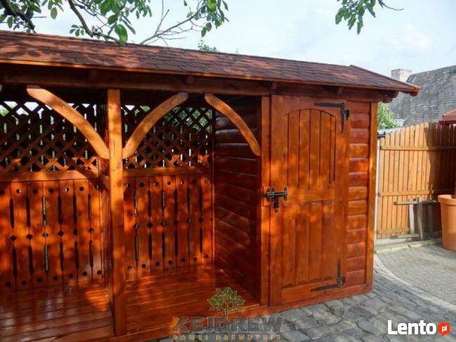 Drewutnia z imitacji bala w prostej formie