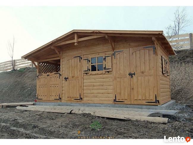 Domek + drewutnia kryta dachówką