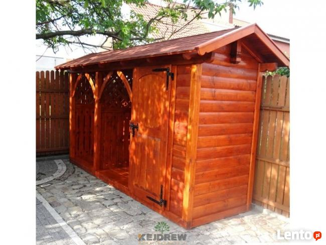 Drewutnia z imitacji bala w prostej formie