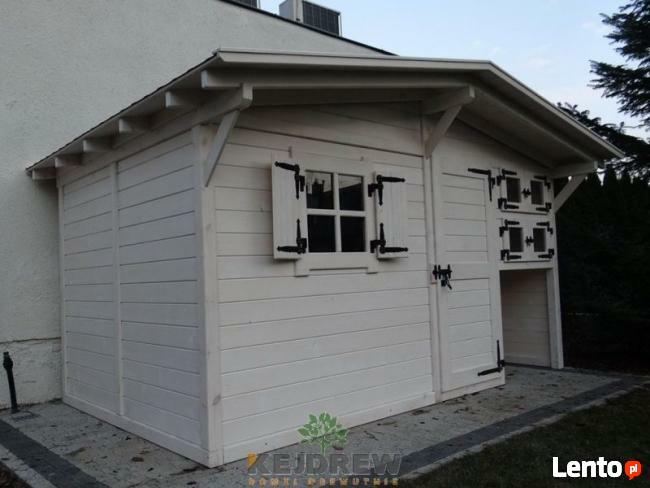Drewutnia ozdobna z dwuspadowym dachem pod dachówkę