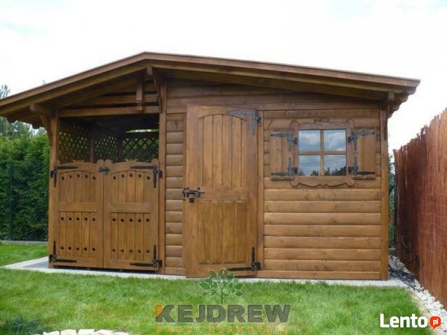 Domek z okienkiem i dwuboksową drewutnią Stanisław