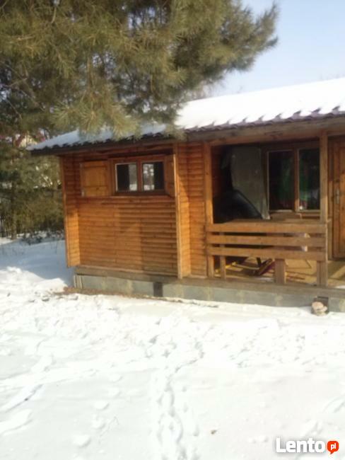 Sprzedam działkę z domkiem