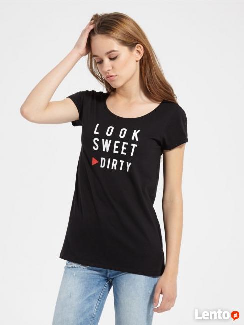 T-shirt czarny Sinsay