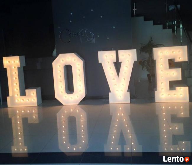 Napis Love wystrój sali weselnej sesje zdjęciowe najtaniej