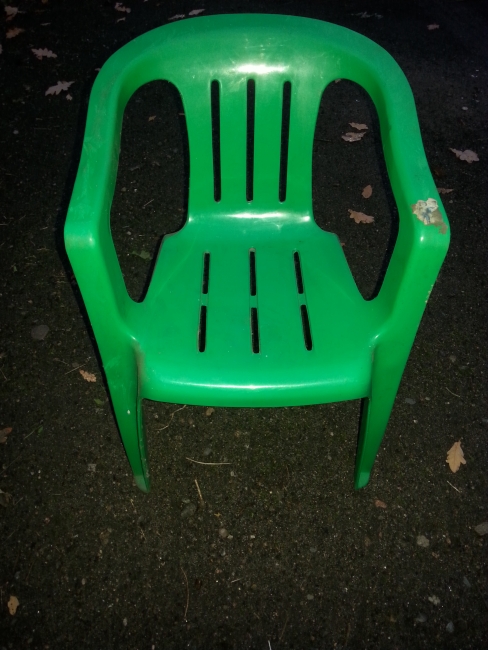 Krzesełko dla dziecka plastikowe - sprzedam