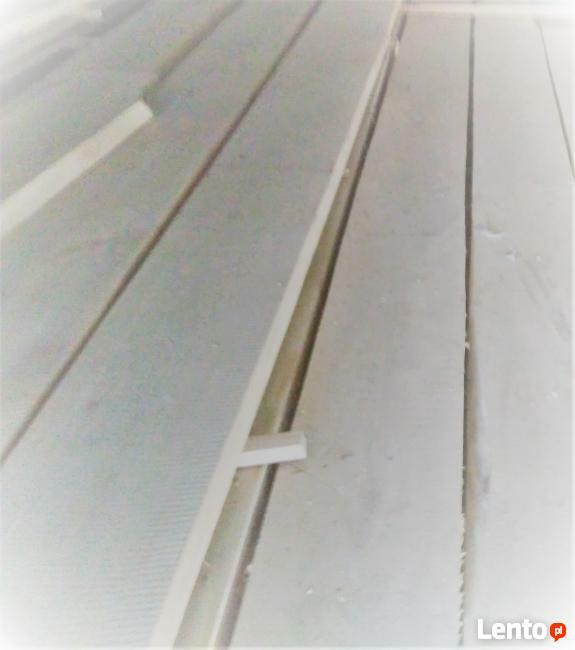 Tarcica: jesion, dąb.