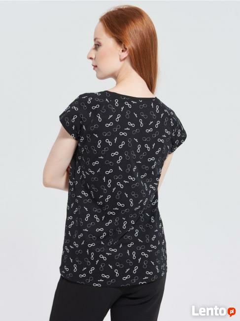 T-shirt z nadrukiem Sinsay