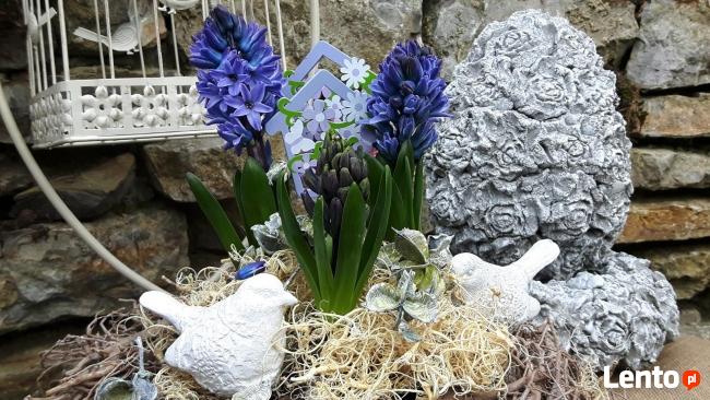 Ciekawa ozdoba do ogrodu jajko betonowe