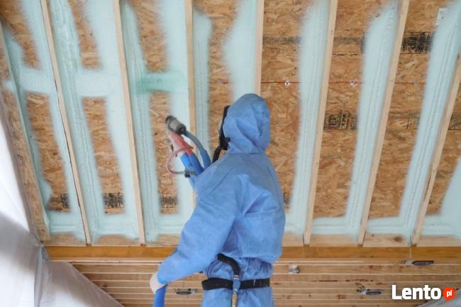 Ocieplanie Piana PUR poddasza fundamenty prace wykończeniowe