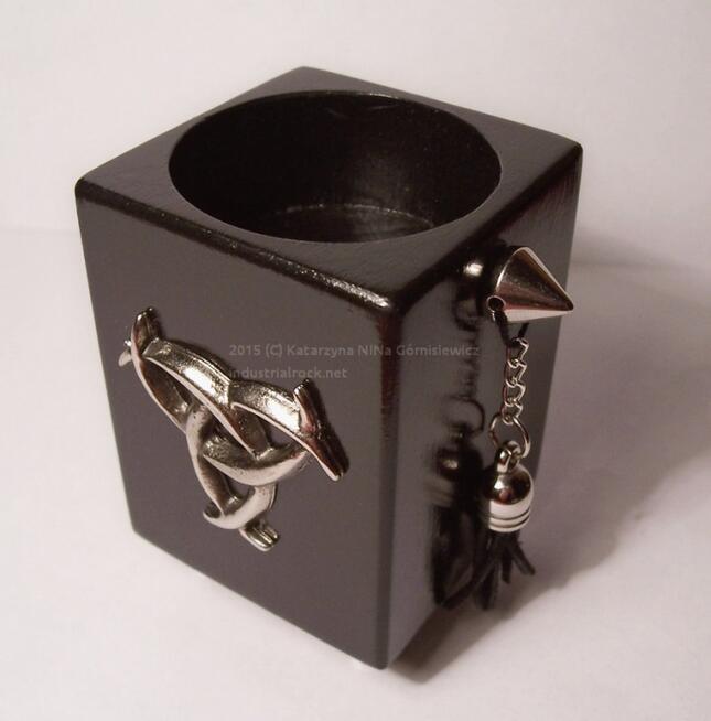 Oryginalny świecznik na tealight trójksiężyc nóżki łańcuszek