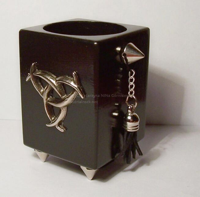 Oryginalny świecznik na tealight trójksiężyc nóżki łańcuszek