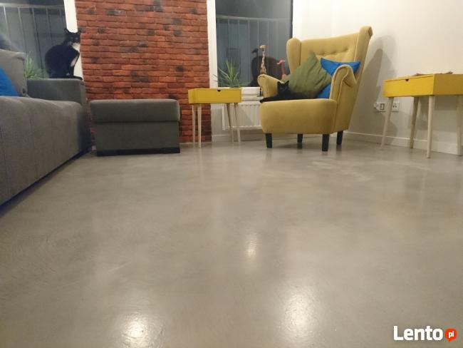 Posadzki dekoracyjne. Beton Cire i Zywica poliasparginowa.