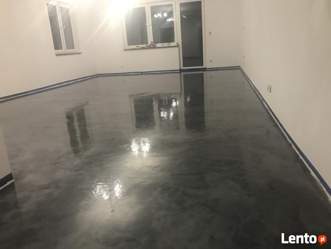 Posadzki dekoracyjne. Beton Cire i Zywica poliasparginowa.