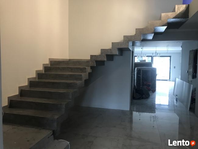 Posadzki dekoracyjne. Beton Cire i Zywica poliasparginowa.