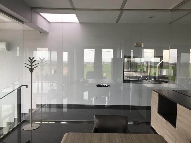 Inteligentne ścianki szklane z folią Aktywną !