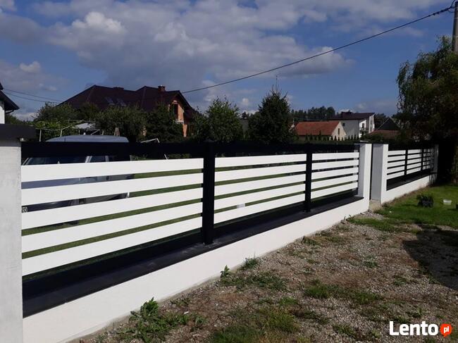 Kwietnik ze stali nierdzewnej z bambusowymi doniczkami