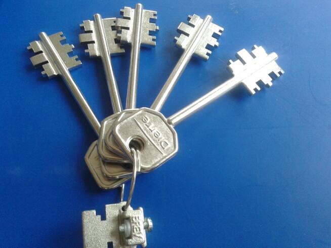 Klucze do drzwi Dierre