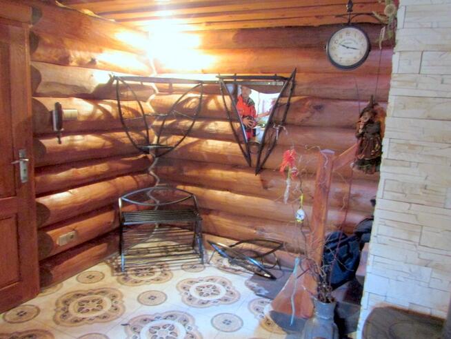 Wieszak z lustrem środkowym