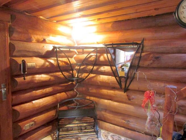 Wieszak z lustrem środkowym