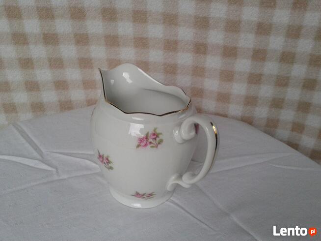 Porcelanowy mlecznik