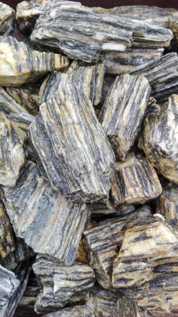 Kamienie ozdobne kora sosnowa kostka