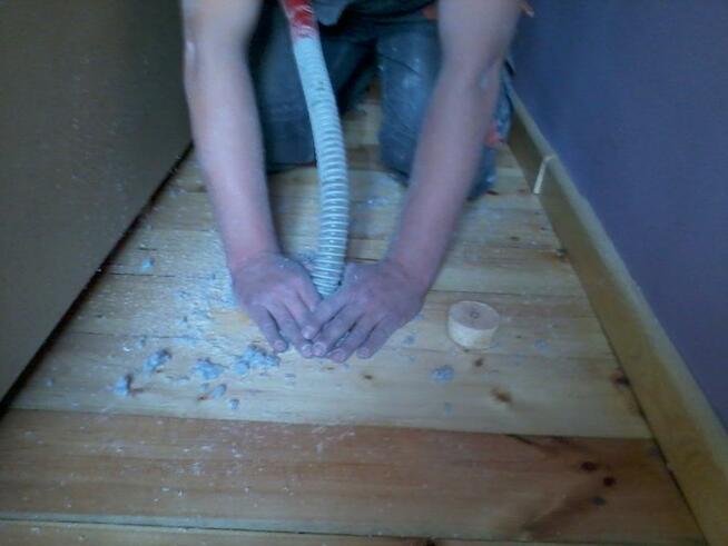 Wdmuchiwanie granulatu celulozy. Zwalcznie kuny . NAPRAWA I