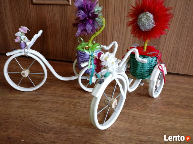 Rowerek z wiklinowym koszykiem