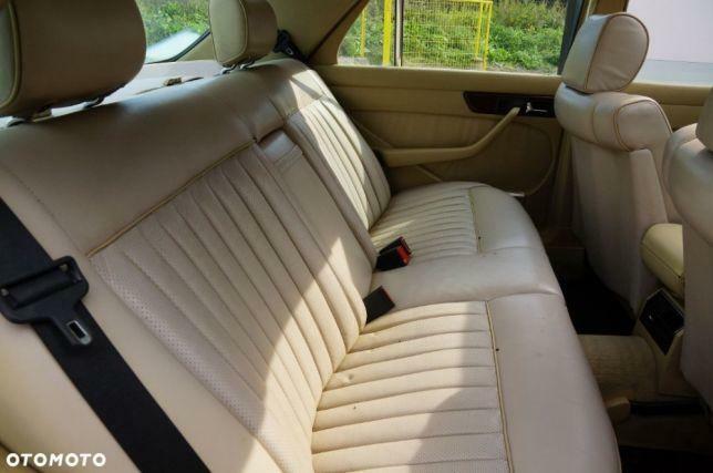 Mercedes W126 klasyczna luksusowa limuzyna z 1986 roku