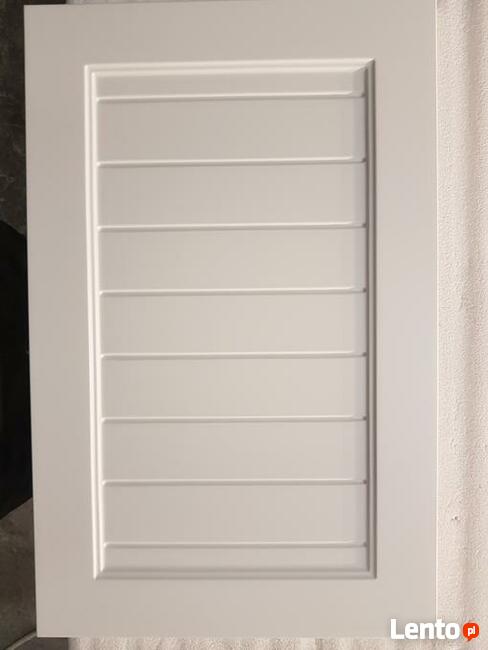 Lakierowanie i wyrób frontów meblowych mdf