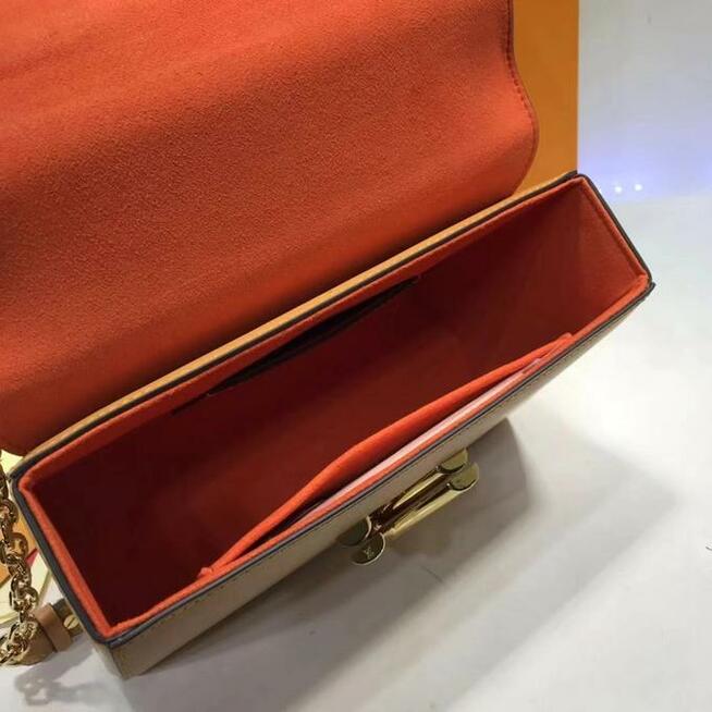 LOUIS VUITTON TWIST MM BAG GRACE CODDINGTON M44460