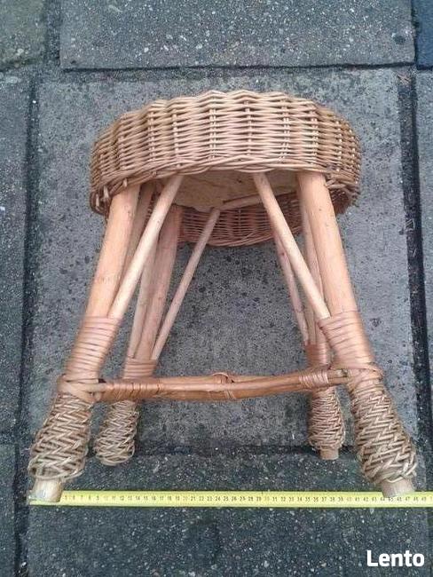Stołek, stołeczek wiklinowy mały, dziecinny, 50 zł.