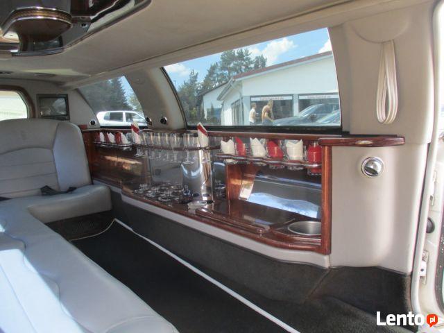 Limuzyna 9,5m. Oferujemy wynajem najdłuższych wersji limuzyn