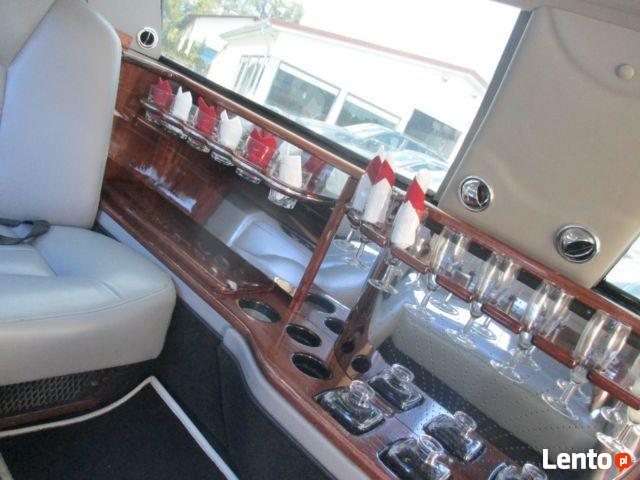 Limuzyna 9,5m. Oferujemy wynajem najdłuższych wersji limuzyn