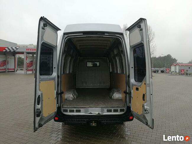 Wynajem busa USŁUGI TRANSPORTOWE NISSAN NV400