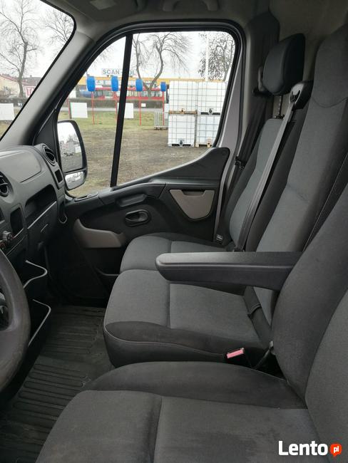 Wynajem busa USŁUGI TRANSPORTOWE NISSAN NV400